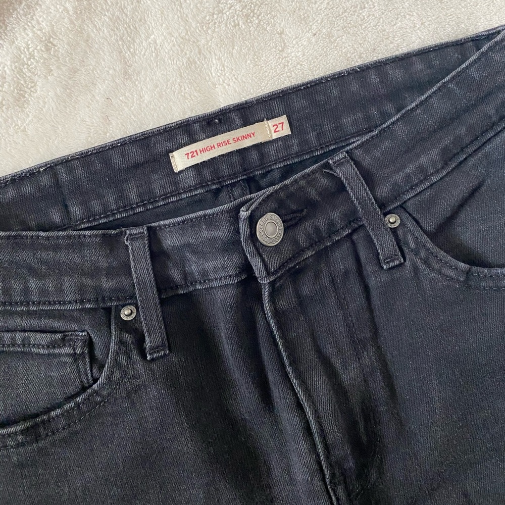 Levi's High Rise Skinny Jeans (Black)